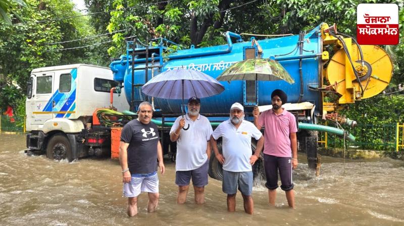 Padma Shri Pargat Singh continued to help flood victims till 3 am