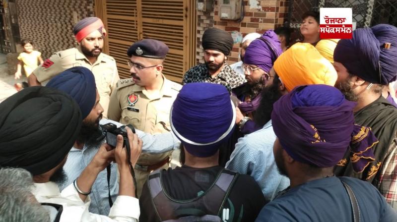 ਮੌਕੇ ’ਤੇ ਪਹੁੰਚੀਆਂ ਹੋਈਆਂ ਨਿਹੰਗ ਜਥੇਬੰਦੀਆਂ 