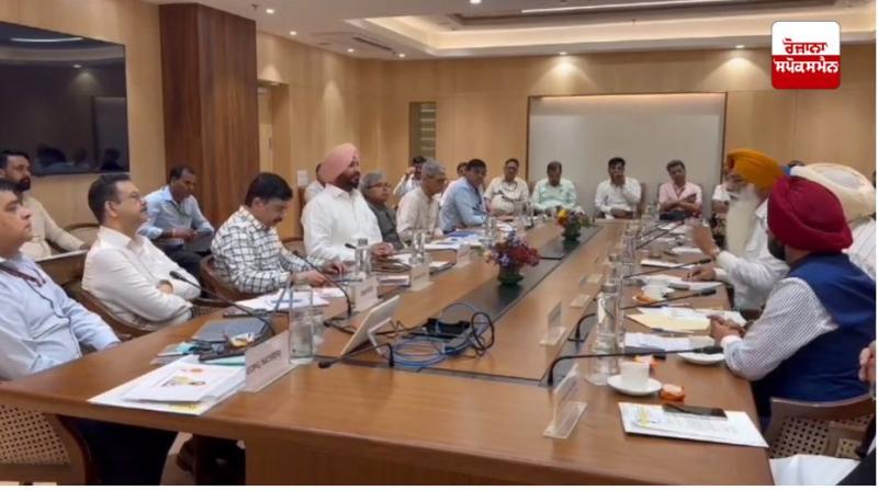 ਕੇਂਦਰੀ ਰਾਜ ਮੰਤਰੀ ਰਵਨੀਤ ਸਿੰਘ ਬਿੱਟੂ ਨੇ ਸੰਪਰਦਾਇਕ ਸਮੂਹਾਂ ਨਾਲ ਮੀਟਿੰਗ ਕੀਤੀ