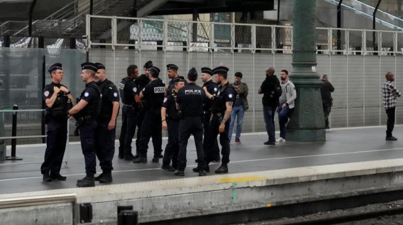 ਪੁਲਿਸ ਕਾਰਵਾਈ ਕਰਦੀ ਹੋਈ 