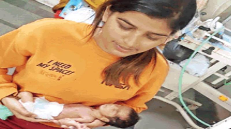 The mother passed away giving birth to the girl, the father did not support her, 27-year-old Gagan gave the girl a shadow of affection.