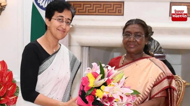 Delhi CM Atishi calls on President  
