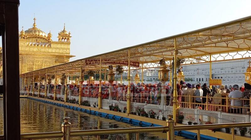 Supernatural scenes of Sachkhand Sri Harmandir Sahib
