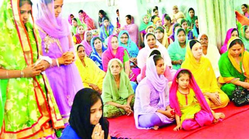 Sikh Women in Pakistan