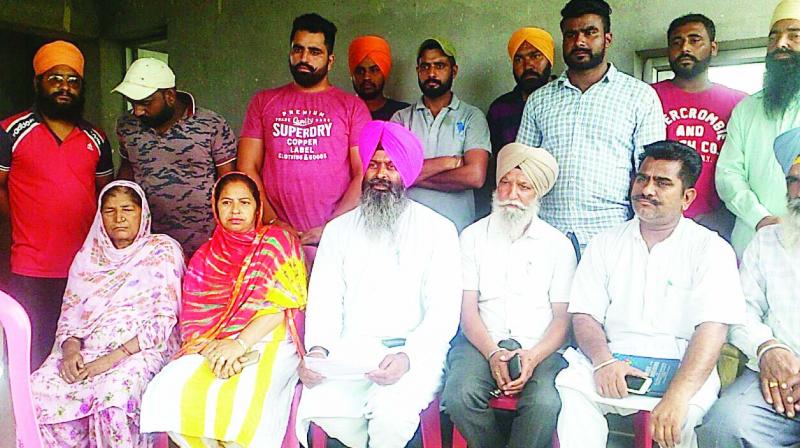 Leaders talking to Journalists