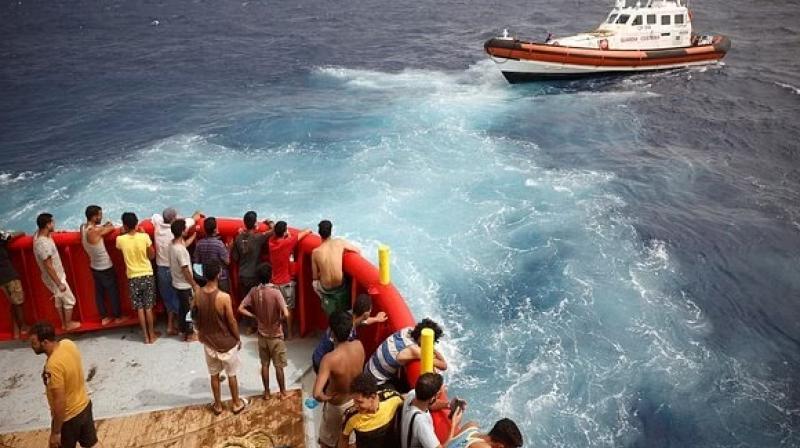  Two ships sank off the coast of Italy, two dead, about 28 missing