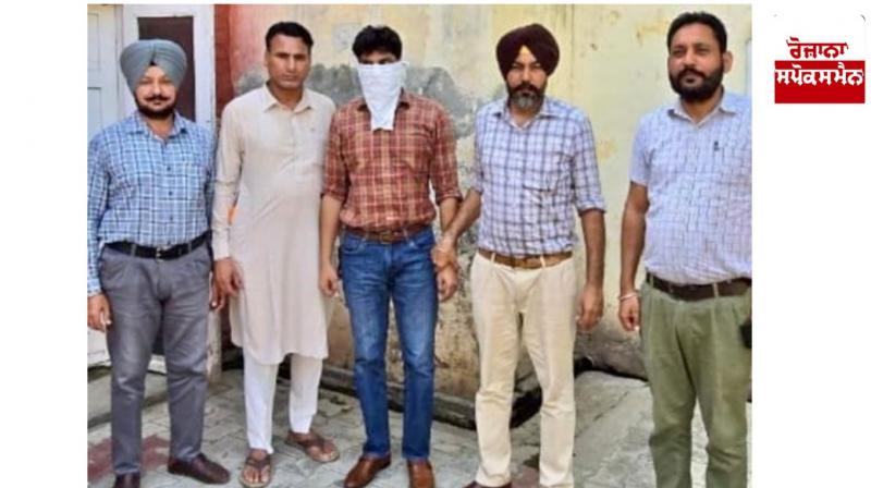  ਵਿਜੀਲੈਂਸ ਵੱਲੋਂ 5,000 ਰੁਪਏ ਰਿਸ਼ਵਤ ਲੈਂਦਾ ਥਾਣੇ ਦਾ ਮੁੱਖ ਮੁਨਸ਼ੀ ਸਤਨਾਮ ਸਿੰਘ ਰੰਗੇ ਹੱਥੀਂ ਕਾਬੂ