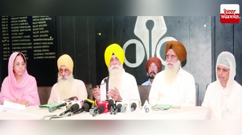 Writing insulting words for Sikh Gurus in a book published by SGPC is equivalent to blasphemy: Sirsa