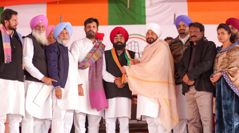  Former Punjab AAP MLA Master Baldev Singh joins Congress