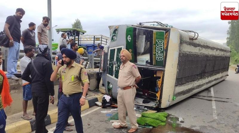 Punjab Roadways bus going from Chandigarh to Ferozepur overturned on Machhiwara Road