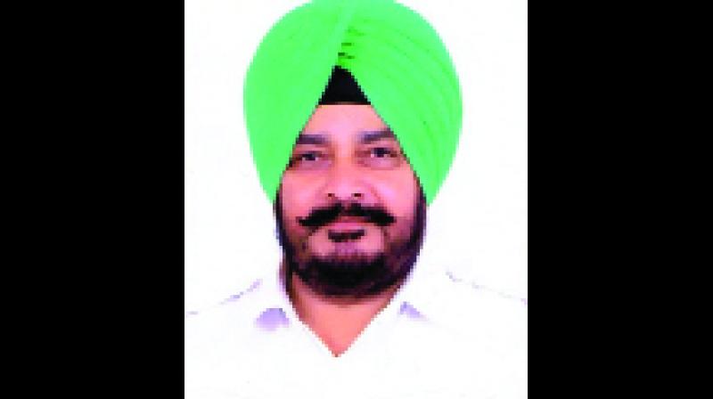 ਜੰਗਲਾਤ ਮੰਤਰੀ ਨੇ ਪੁਲਿਸ ਮੁਲਾਜ਼ਮਾਂ ਦਾ ਵਧਾਇਆ ਹੌਸਲਾ, ਸਿਰਪਾਉ ਪਾ ਕੇ ਕੀਤਾ ਸਨਮਾਨਤ