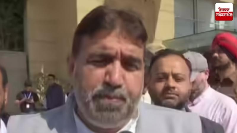 AAP MLA Ashok Kumar Parashar files FIR against Navneet Chaturvedi