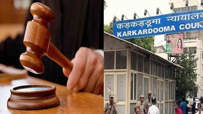 During the hearing in Delhi's Karkarduma court, the accused attacked the witness