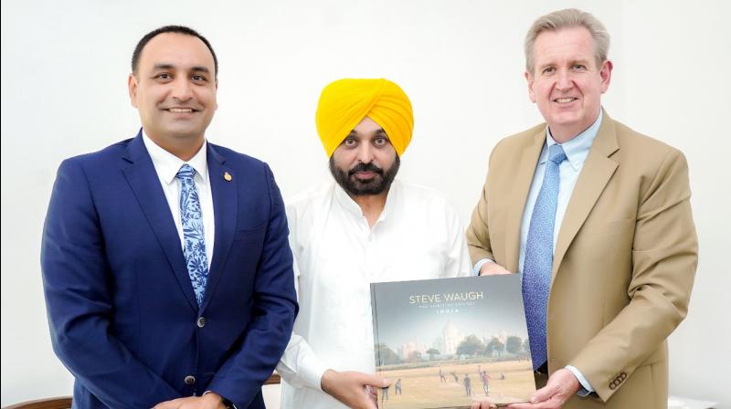 CM Bhagwant Mann with Australian High Commissioner Barry O'Farrell  