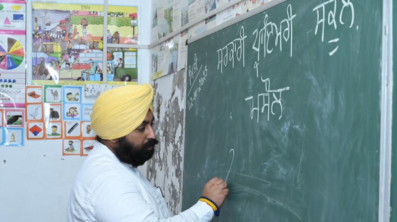 Harjot Singh Bains ordered to change the face of Masaul village school in one month
