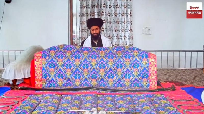 Pathi Singh performed the complete Akhand Path of Sri Guru Granth Sahib Ji in the same Choukde