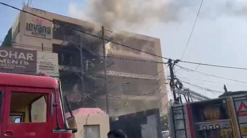 Massive fire breaks out at Lucknow's Hotel 