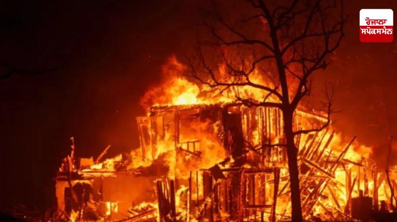 Massive fire breaks out in Sonamarg hotel, tourists flee