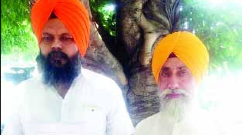 Members talking to Press