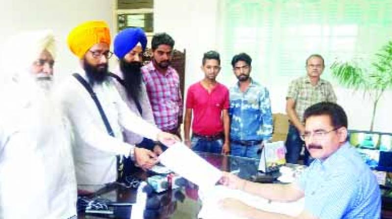 Giving Letter to DSP of Rajpura 