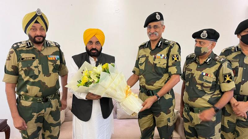  Punjab CM Bhagwant Mann asks BSF to enhance vigil at border for checking cross border smuggling of arms, drugs