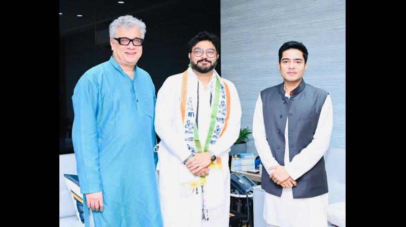 Babul Supriyo leaves BJP and joins TMC