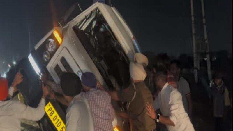  collision between tempo and tractor trolley