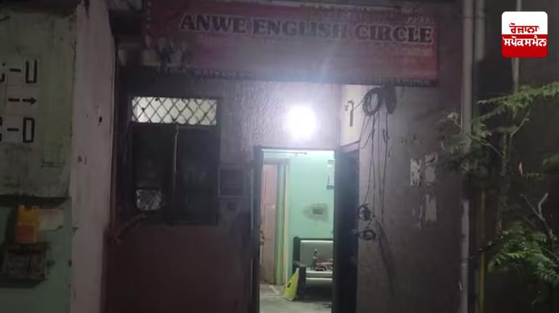 Delhi woman deadbody Found in box bed