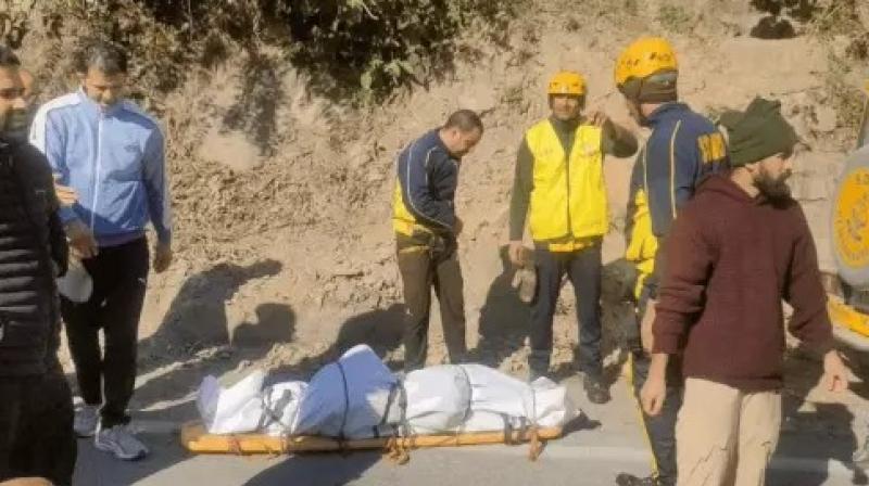 Uttarakhand Pickup falls into gorge News