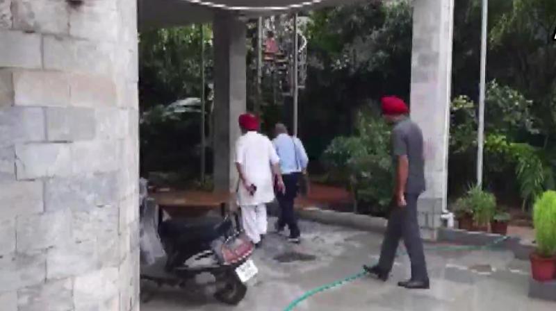Navjot Sidhu's meeting with advisors 