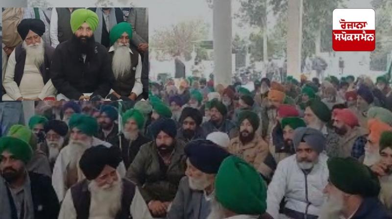 Farmers angry with farmer leader Jagjit Singh Dallewal gather in Patiala