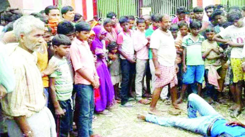 People beat the three accused under the charge of theft Death of two