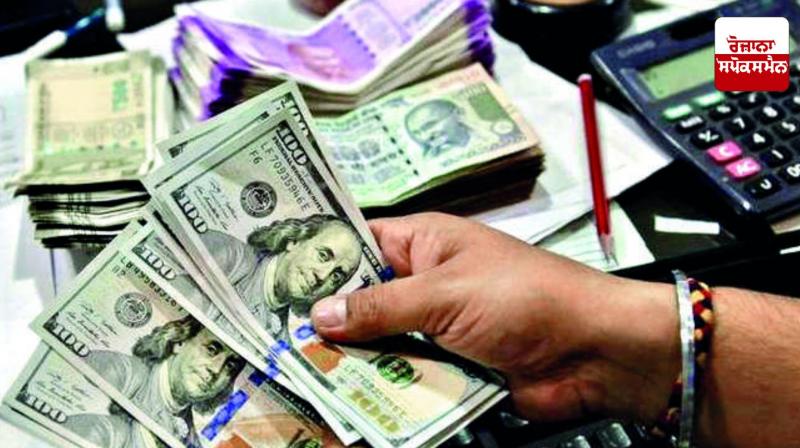 Dollar- Rupee News: A big drop of 55 paise in the value of the rupee against the dollar.