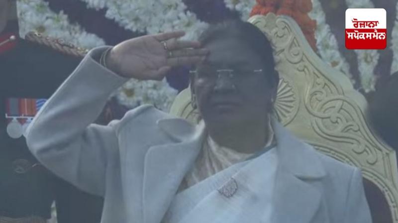 President Draupadi Murmu unfurls the tricolour on the occasion of 77th Republic Day