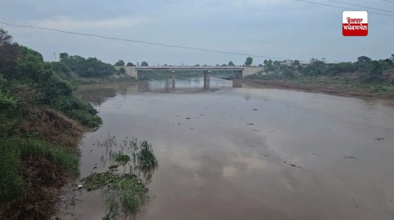 ਸੰਗਰੂਰ ਵਾਲਿਆਂ ਲਈ ਖ਼ਤਰੇ ਦੀ ਘੰਟੀ ! ਘੱਗਰ ਦਰਿਆ 'ਚ ਵਧਿਆ ਪਾਣੀ, ਪੂਰੇ ਜ਼ਿਲ੍ਹੇ 'ਚ ਅਲਰਟ ਜਾਰੀ