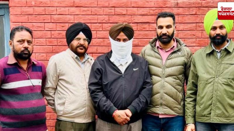 Home Guard volunteer arrested by Vigilance Bureau on charges of demanding bribe on behalf of police accused