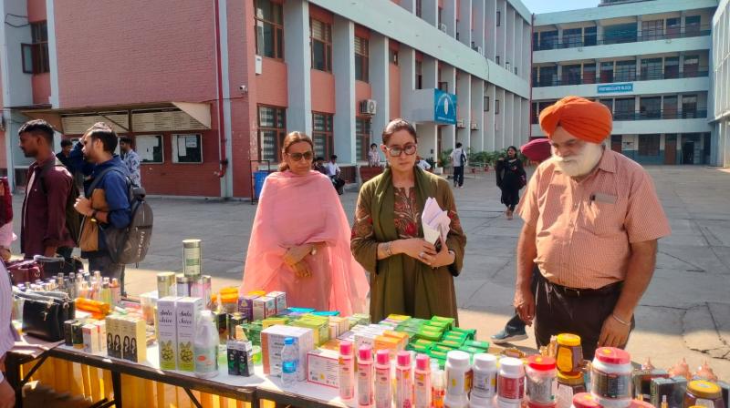  SGGS College celebrated Khadi Mahautsav and Dan Utsav