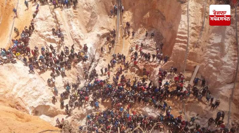 Illegally operated gold mine collapses
