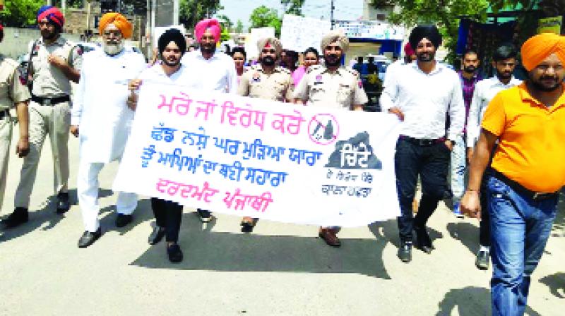 Anti-drug Rally by College Students