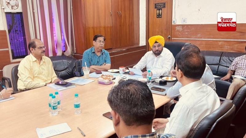 ਹਰਭਜਨ ਸਿੰਘ ETO ਵੱਲੋਂ ਲੋਕ ਨਿਰਮਾਣ ਵਿਭਾਗ ਦੇ ਅਧਿਕਾਰੀਆਂ ਨੂੰ ਸਟੱਡੀ ਟੂਰ ਤੇ ਵਿਦੇਸ਼ ਭੇਜਣ ਲਈ ਪ੍ਰਸਤਾਵ ਤਿਆਰ ਕਰਨ ਦੇ ਹੁਕਮ