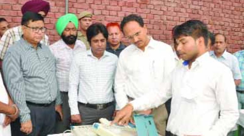 Verifying Voting Machine