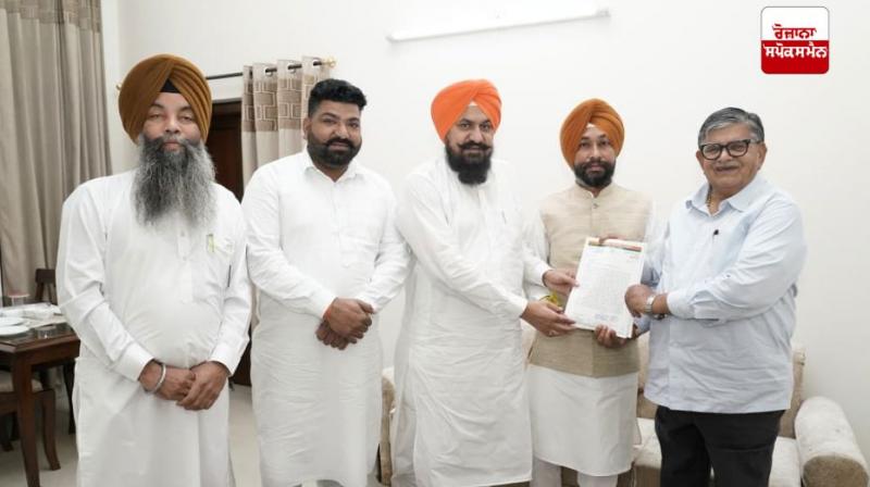 ਸੂਬਾ ਬੀ.ਜੇ.ਪੀ. ਇਕਾਈ ਨੇ ਅੰਮ੍ਰਿਤਸਰ 'ਚ ਪੰਜਾਬ ਦੇ ਰਾਜਪਾਲ ਗੁਲਾਬ ਚੰਦ ਕਟਾਰੀਆ ਨਾਲ ਮੁਲਾਕਾਤ ਕੀਤੀ