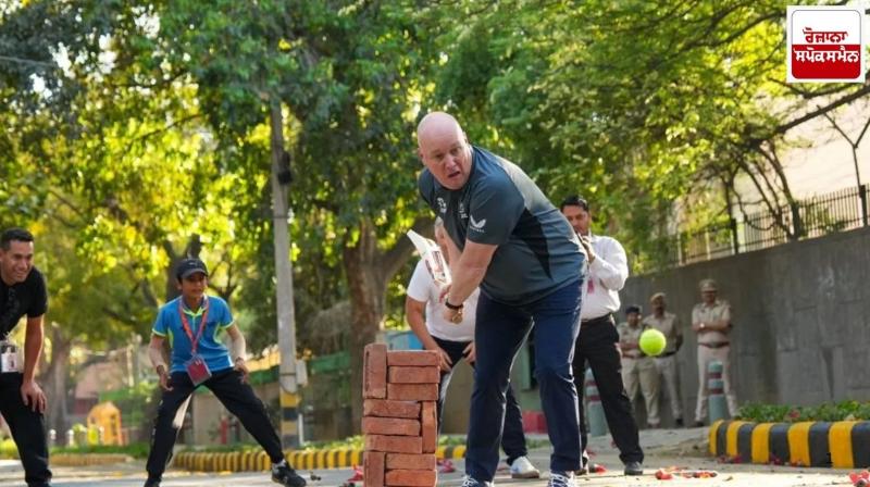 New Zealand PM Luxon plays street cricket with children in Delhi