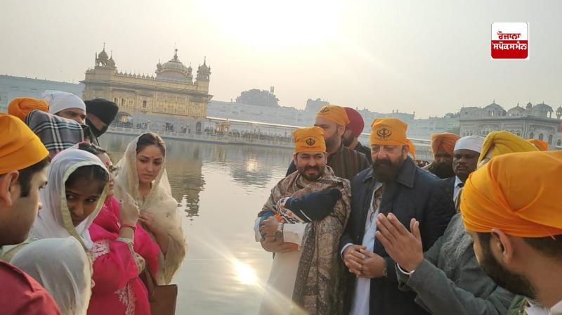 ਬਾਲੀਵੁੱਡ ਅਭਿਨੇਤਾ ਸੰਜੇ ਦੱਤ, ਯਾਮੀ ਗੁਪਤਾ ਸੱਚਖੰਡ ਸ਼੍ਰੀ ਦਰਬਾਰ ਸਾਹਿਬ ਵਿਖੇ ਹੋਏ ਨਤਮਸਤਕ 