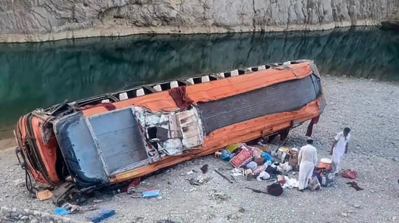 pakistan bus accident