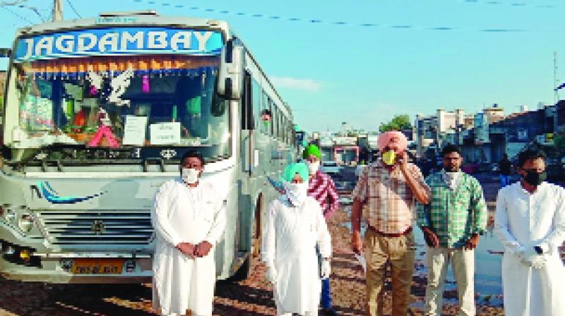 ਚੇਅਰਮੈਨ ਸਤਨਾਮ ਸਿੰਘ ਨੇ ਝੰਡੀ ਦੇ ਕੇ ਕੀਤੀਆਂ ਬੱਸਾਂ ਰਵਾਨਾ