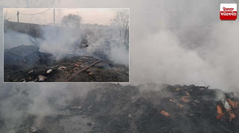 A terrible fire broke out in slums in Delhi