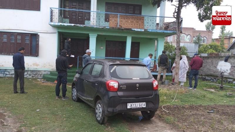 Jammu and Kashmir Police's counter-terrorism wing raids several places in Kashmir