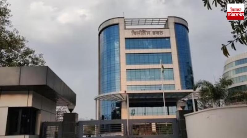 Major vigilance operation on corruption, inspector of anti-narcotics task force caught taking bribe of 1 lakh rupees