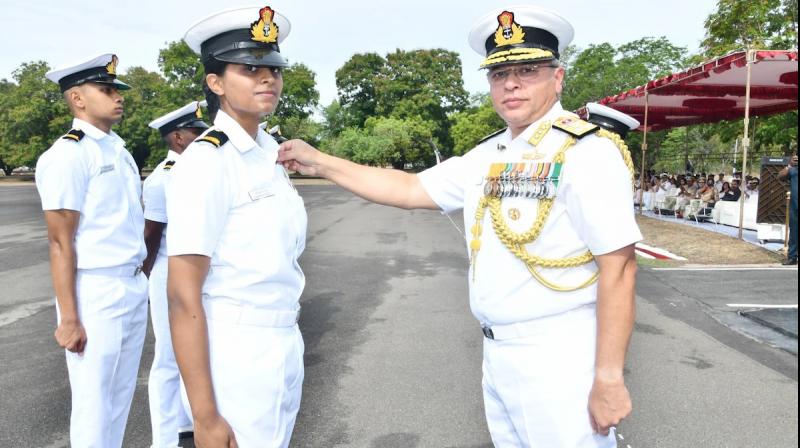  ਅਨਾਮਿਕਾ ‘‘Golden Wings’’ ਨਾਲ ਸਨਮਾਨਿਤ ਕਰਦੇ ਹੋਏ ਅਧਿਕਾਰੀ  